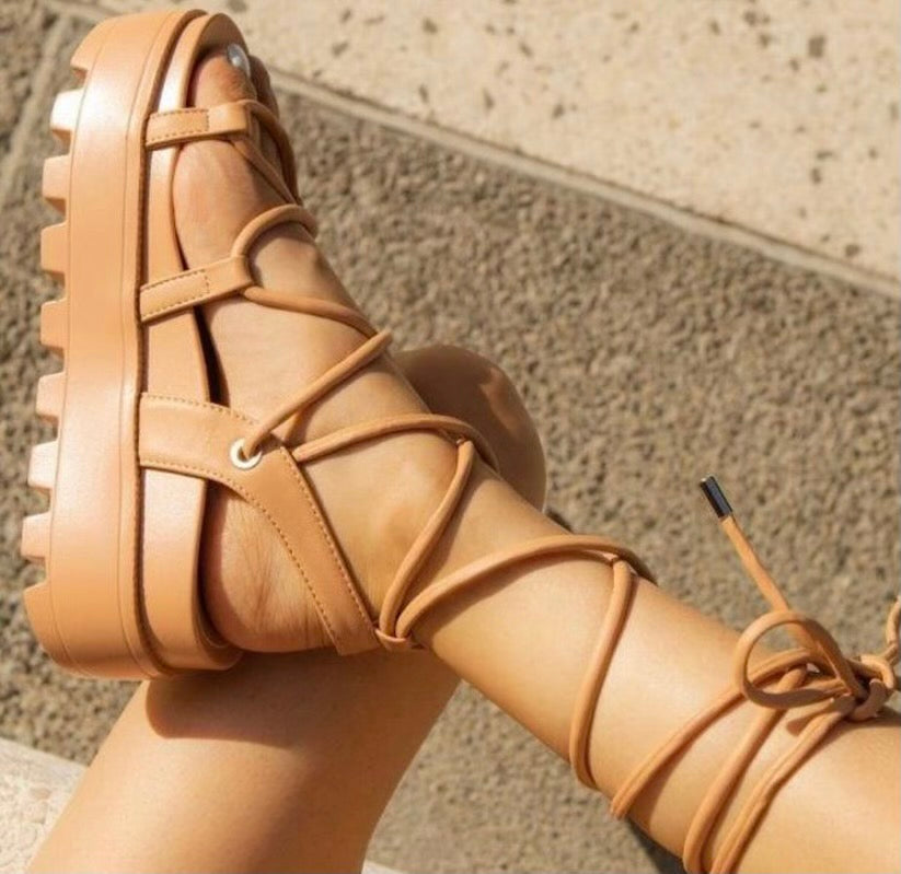 Lace me up platform sandal